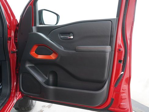 Used 2022 Nissan Frontier PRO-4X AWD/4WD image 9