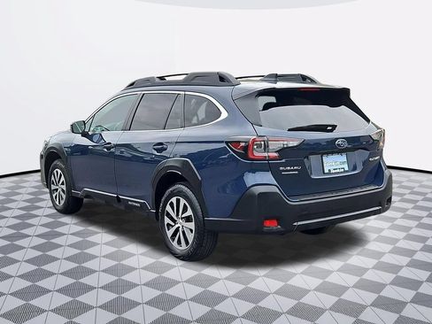 Used 2025 Subaru Outback Premium AWD/4WD image 4
