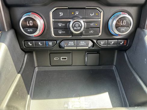 Used 2022 GMC Yukon XL AT4 w/ AT4 Premium Plus Package AWD/4WD image 32