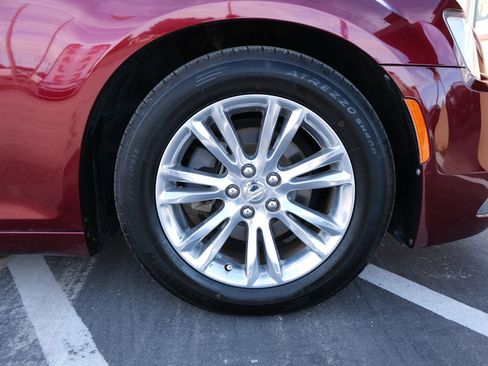 Used 2015 Chrysler 300 C image 14