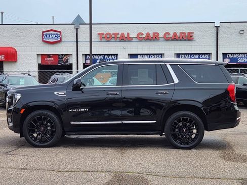 Used 2022 GMC Yukon SLT w/ SLT Premium Package AWD/4WD image 3