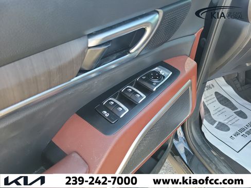 Certified 2024 Kia Telluride EX w/ EX Captain's Chair Package FWD image 25