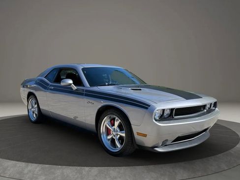 Used 2013 Dodge Challenger R/T image 1