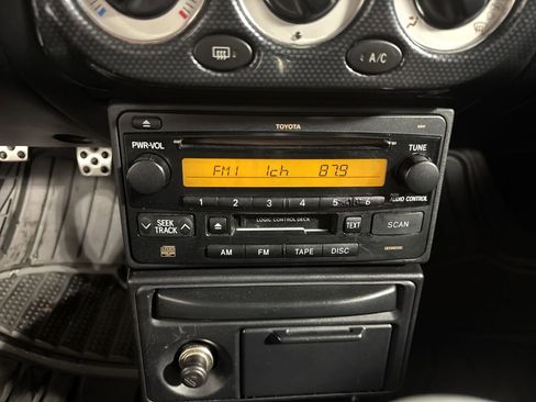 Used 2003 Toyota MR2 image 23