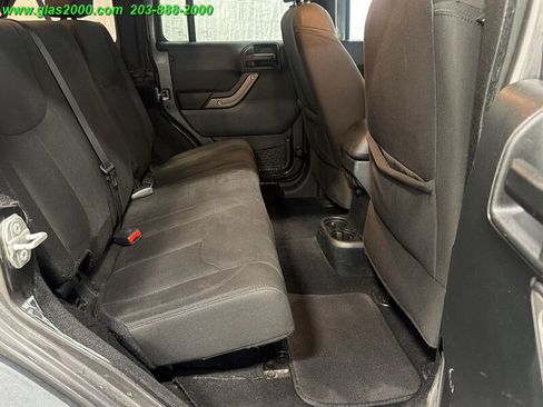 Used 2018 Jeep Wrangler Unlimited Sport S AWD/4WD image 9