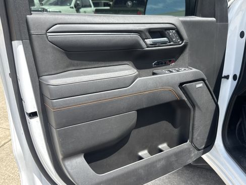 Used 2025 GMC Sierra 1500 AT4 AWD/4WD image 3