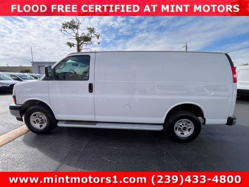 Used 2024 GMC Savana 2500 w/ Driver Convenience Package image 6