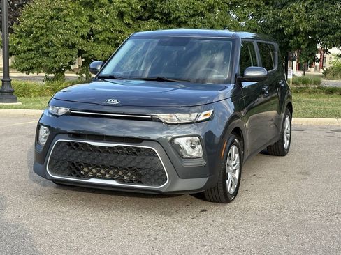 Used 2021 Kia Soul LX FWD image 4