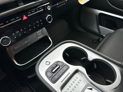 New 2026 Hyundai Ioniq 9 Limited image 11