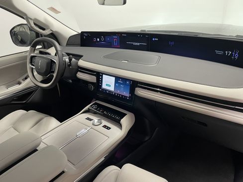 New 2025 Lincoln Navigator Reserve image 27