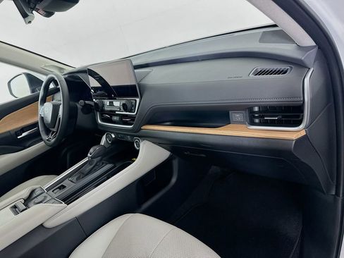 Certified 2026 Toyota Grand Highlander FWD image 31