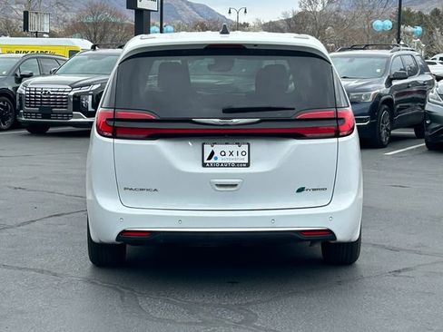 Used 2024 Chrysler Pacifica Limited FWD image 5