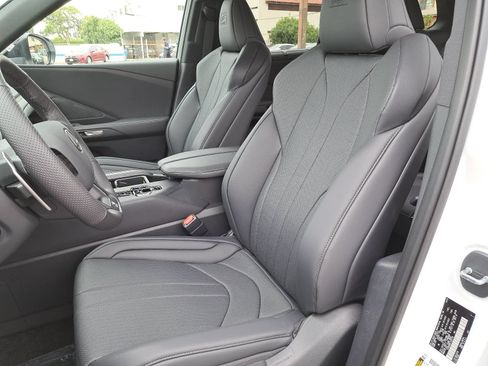 Used 2026 Lexus TX 500h AWD w/ Technology Package image 17