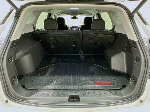 Used 2023 GMC Terrain SLE w/ Driver Convenience Package image 26