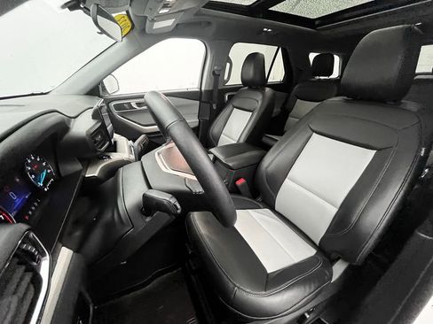 Used 2023 Ford Explorer XLT w/ Equipment Group 202A image 22