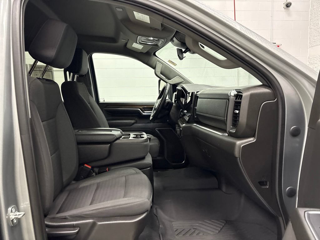 Used 2024 Chevrolet Silverado 3500 LT w/ Convenience Package AWD/4WD image 39