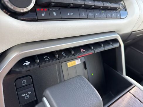 Used 2024 Toyota Tundra Capstone image 31