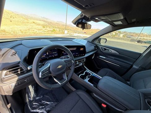 New 2026 Chevrolet Traverse LT image 13