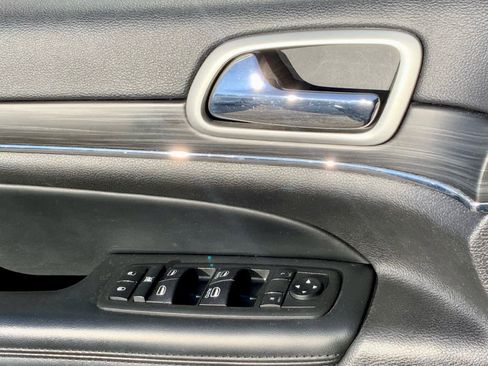 Used 2021 Jeep Grand Cherokee Limited w/ Luxury Group II image 48