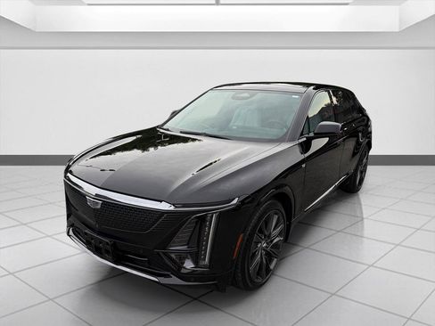 Used 2024 Cadillac Lyriq Sport RWD image 10
