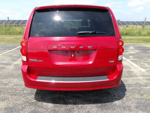 Used 2012 Dodge Grand Caravan SXT image 4