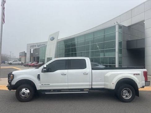Used 2017 Ford F350 Lariat w/ Chrome Package image 2