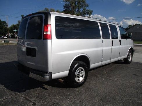 Used 2018 Chevrolet Express 3500 LT w/ LT Preferred Equipment Group RWD image 3