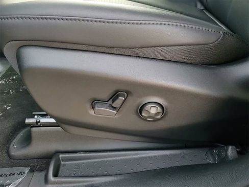 New 2026 Chrysler Pacifica Select image 25