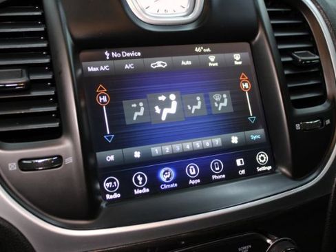 Used 2019 Chrysler 300 Touring w/ Sport Appearance Package image 15