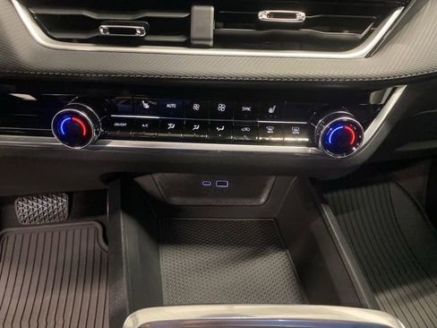 New 2026 Chevrolet Equinox LT w/ Convenience Package II AWD/4WD image 21