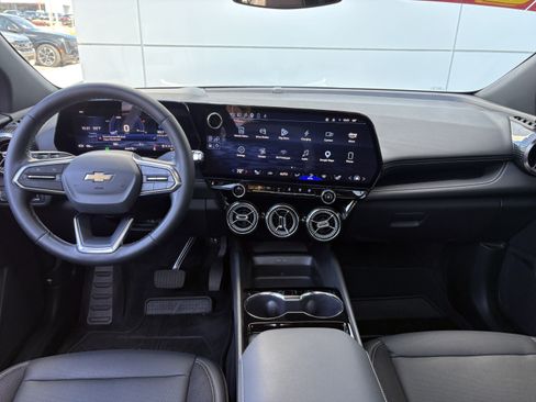 Used 2024 Chevrolet Blazer EV LT AWD/4WD image 19