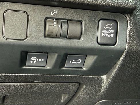 Used 2015 Subaru Forester 2.5i Limited image 19