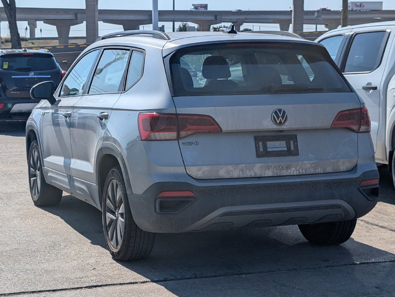 Used 2024 Volkswagen Taos S FWD image 4