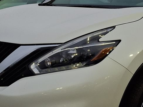 Used 2018 Nissan Murano SL w/ Moonroof Package AWD/4WD image 6