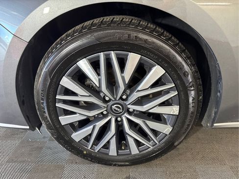 Used 2024 Nissan Altima 2.5 SV FWD image 23