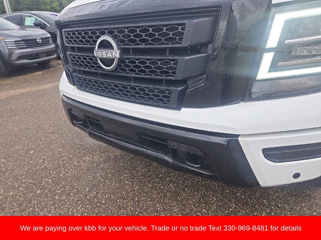 Used 2023 Nissan Titan SV w/ SV Convenience Package AWD/4WD image 10