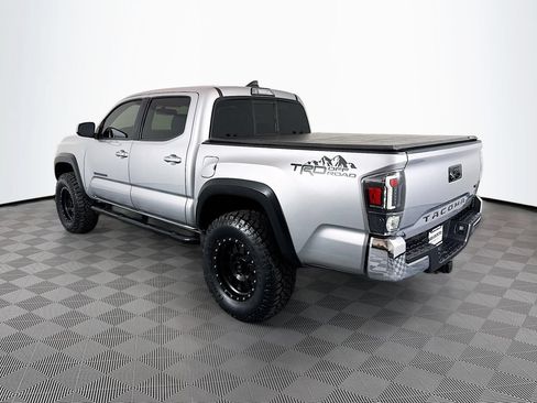 Used 2016 Toyota Tacoma TRD Off-Road w/ Towing Package AWD/4WD image 5