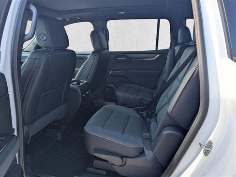 New 2026 GMC Acadia AT4 w/ Luxury Package image 17