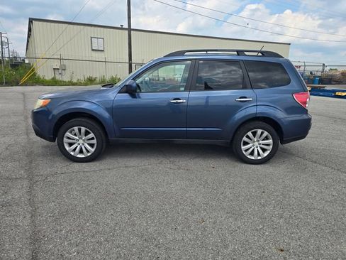Used 2011 Subaru Forester 2.5X Limited AWD/4WD image 6