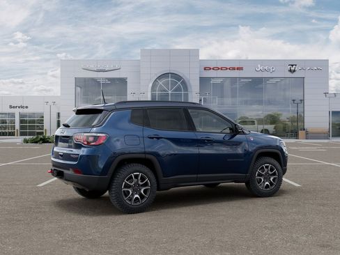 New 2026 Jeep Compass Trailhawk w/ Trailer Tow Group AWD/4WD image 4