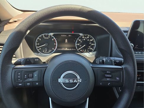 Used 2023 Nissan Rogue S AWD/4WD image 24