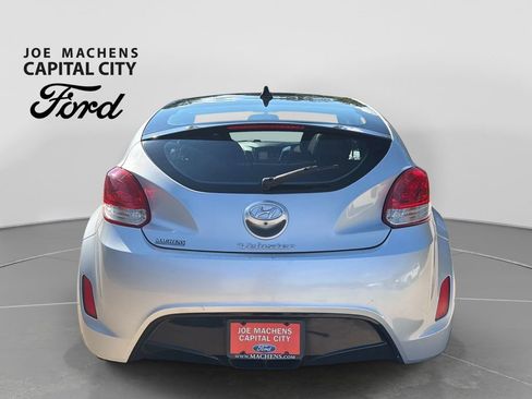 Used 2017 Hyundai Veloster Value Edition FWD image 6