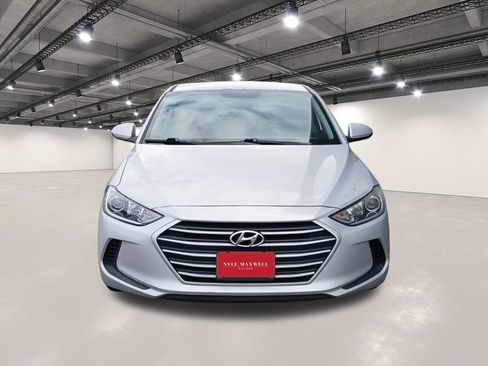 Used 2018 Hyundai Elantra SE FWD image 18