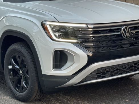 New 2026 Volkswagen Atlas Peak Edition AWD/4WD image 3
