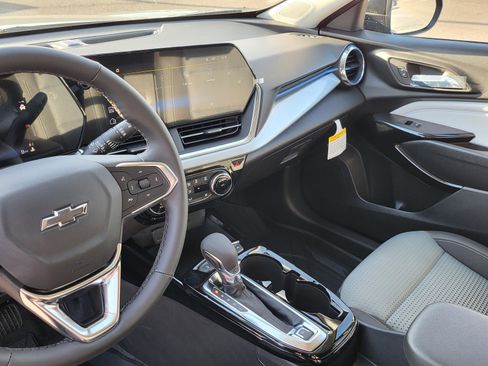 New 2026 Chevrolet Trax LT image 18