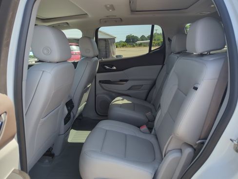 Used 2021 GMC Acadia SLT w/ Technology Package AWD/4WD image 17