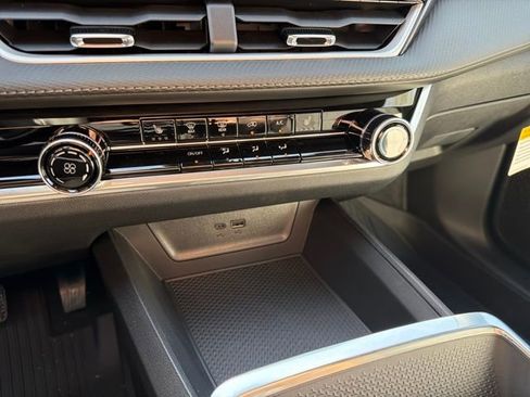 New 2026 Chevrolet Equinox LT w/ Safety and Technology Package FWD image 26