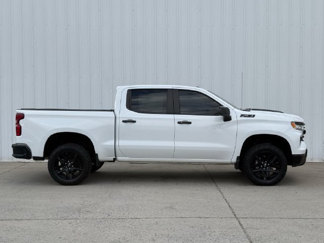 Used 2024 Chevrolet Silverado 1500 LT Trail Boss w/ Convenience Package II AWD/4WD image 3