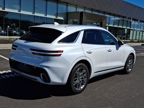 Used 2025 Genesis GV70 2.5T AWD/4WD image 6