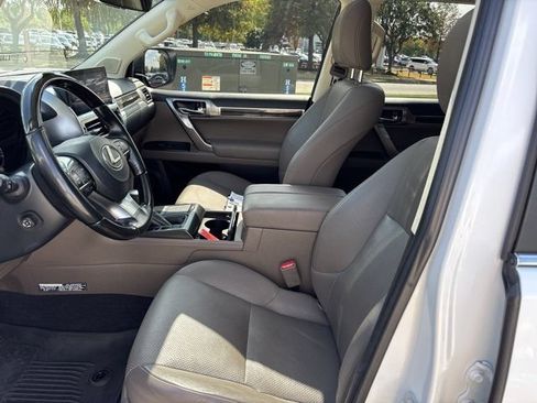 Used 2022 Lexus GX 460 Luxury w/ Off Road Package AWD/4WD image 15
